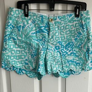Lilly Pulitzer Stylish Blue and White Women's Shorts